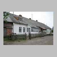 022-1424 Mai 2006- Das Goldbacher Schulhaus, durch Verbauungen kaum noch zu erkennenjpg.jpg
